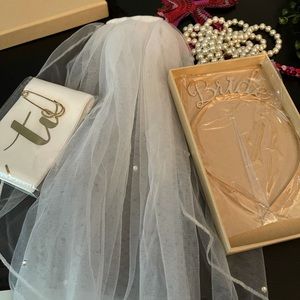 Bride’s Party Kit